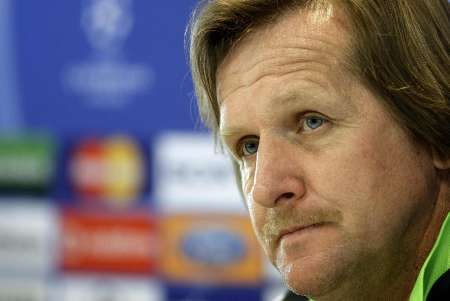 Bernd Schuster na předzápasové tiskové konferenci | Foto: Reuters