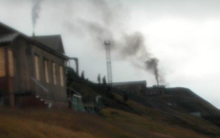 BARENTSBURG (Svalbard) - Elektrárna a teplárna v současné době spotřebovává veškeré uhlí, které Rusové vytěží. Ani kilogram uhlí z Barentsburgu se neprodá ani nevyveze. | Foto: Roman Staněk, Aktuálně.cz