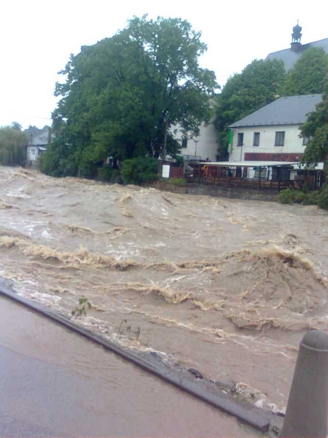 Situace ve Valašském Meziříčí. | Foto: Aktuálně.cz, Radek Kopečný