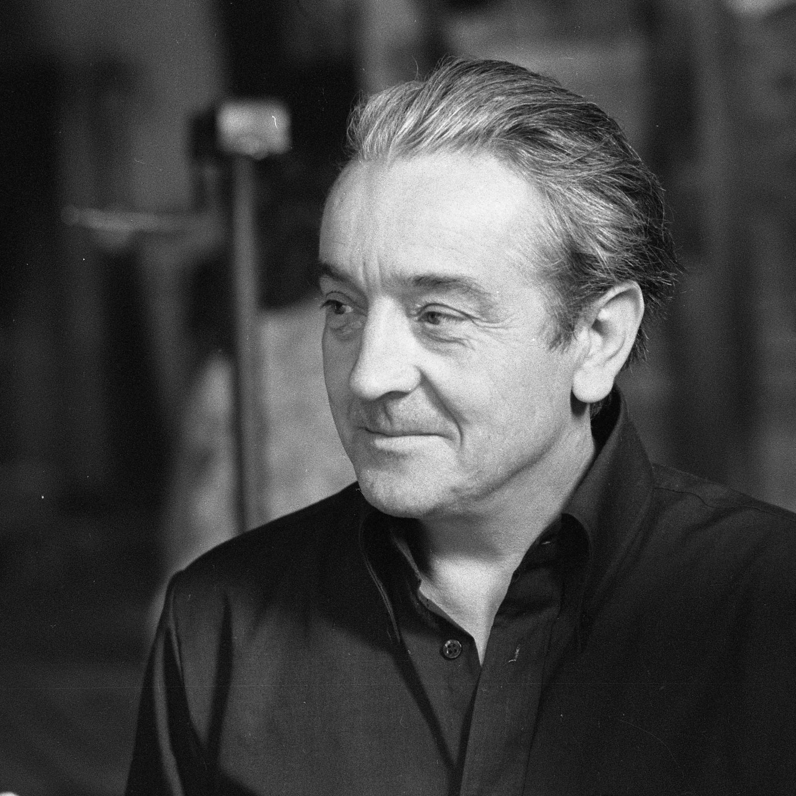 Vystavil Mrak, a pak nesměl tvořit. Figurka sklářské ikony Roubíčka je ...