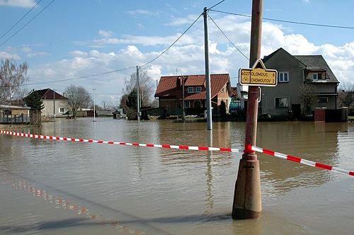 Horka nad Moravou - neděle 2. dubna, nejkritičtější den. | Foto: Lubomír Světnička