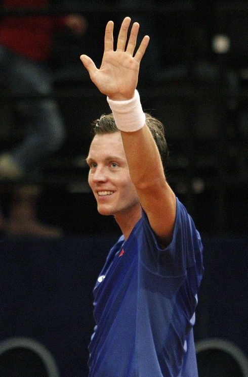 Tomáš Berdych děkuje fanouškům za podporu | Foto: Sport