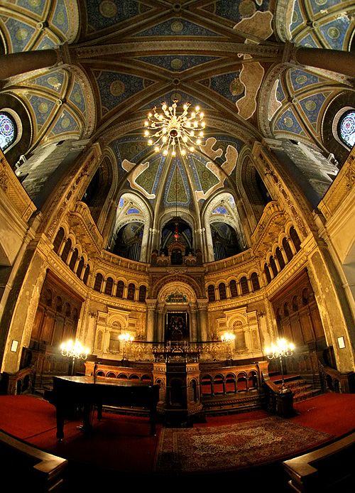 Velká synagoga v Plzni je druhou největší synagogou v Evropě a třetí největší na světě. Základní kámen byl položen v roce 1888. | Foto: Tomáš Adamec, Aktuálně.cz