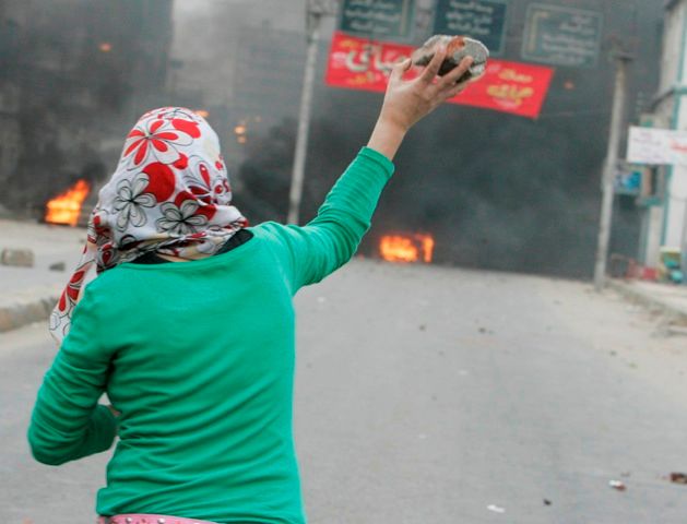 Protesty v Egyptě nejsou zcela výjimečné - snímek z loňského roku z demonstrací proti zdražování potravin | Foto: Reuters