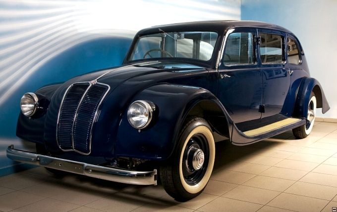 Tatra T90: 1935, vyrobeny dva kusy, prototyp super-luxusního aerodynamického vozu. | Foto: Tatra