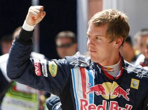 Sebastian Vettel se raduje z dalšího pole position | Foto: Reuters