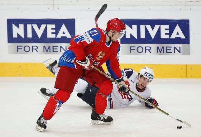 Konstantin Gorovikov a Keith Ballard | Foto: Reuters