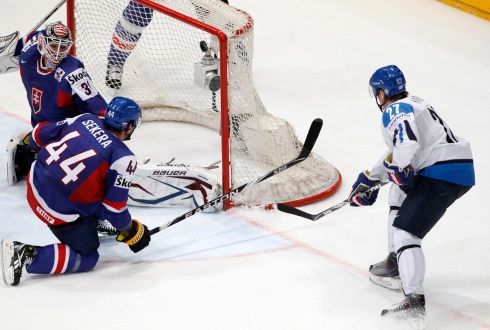 Finský tříbrankový uragán v prostřední třetině odstartoval Kontiola... | Foto: Tomáš  Kubánek