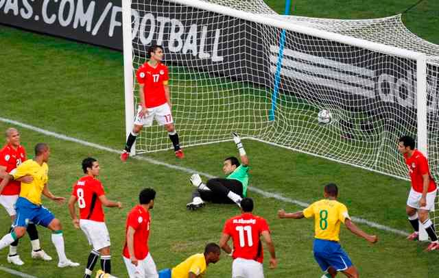 Juanův gól z jiného úhlu. | Foto: Reuters