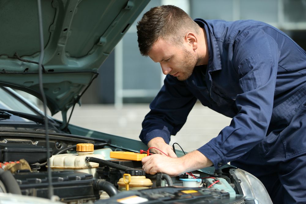 Která auta musela loni často do servisu? Nejvíce svolávacích akcí vyhlásil Mercedes | Aktuálně.cz