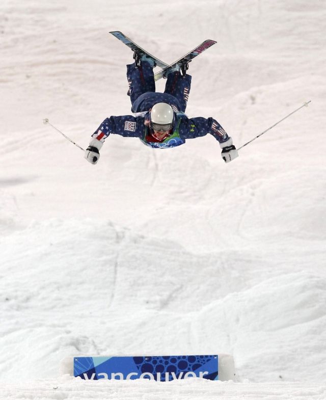 Shannon Bahrkeová a pyžámko v letu. | Foto: Reuters