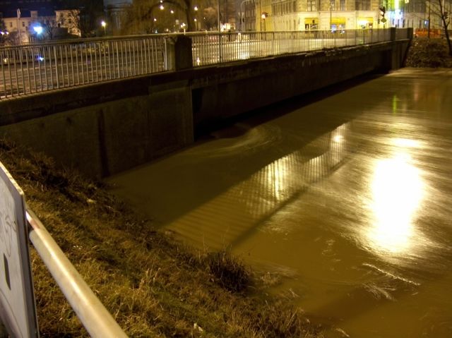 Most přes Moravu na Pasteurově ulici v Olomouci | Foto: Tomáš Gregor