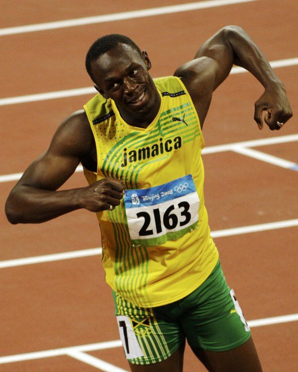 Usain Bolt se stovkou bavil. | Foto: Reuters