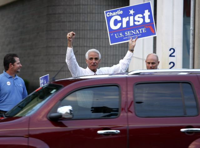 Floridský guvernér Charlie Crist se snažil uspět ve volbách do Senátu jako nezávislý. Nepodařilo se mu to, vyhrál republikán Rubio. | Foto: Reuters