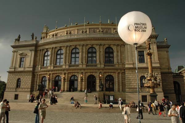 Centrální bod Muzejní noci - náměstí Jana Palacha | Foto: Aktuálně.cz