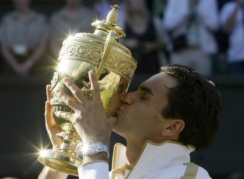 Roger Federer s trofejí | Foto: Sport