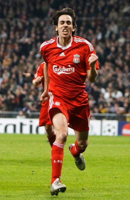 Liverpoolský Yossi Benayoun oslavuje rozhodující gól na stadionu realu Madrid. | Foto: Václav Rojík