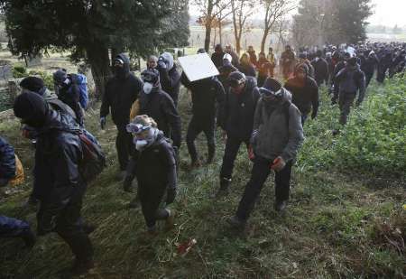 Aktivisté z Metzingenu | Foto: Reuters