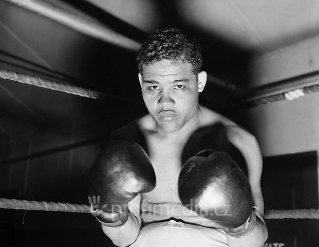 Americký boxer Joe Louis byl Schmelingovým největším soupeřem, ale zároveň přítelem. | Foto: Profimedia