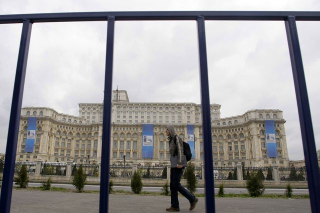 Palác bývalého diktátora je údajně druhou největší budovou světa po Pentagonu. | Foto: Reuters