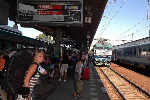 Ohlášená bomba zpozdila také mezinárodní rychlíky Eurocity. | Foto: Topí Pigula