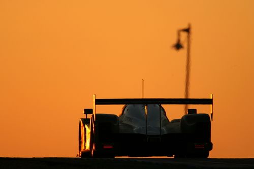 Peugeot 908 v září slunce na trati v Le Mans. | Foto: Peugeot