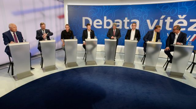 Zástupci vítězných stran (zleva) Jaroslav Faltýnek z ANO, Petr Fiala z ODS, Ivan Bartoš z Pirátské strany, Tomio Okamura z SPD, Vojtěch Filip z KSČM, Lubomír Zaorálek z Č | Foto: ČTK