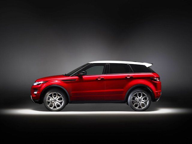 Nejraději by si ovšem ženy mezi výrobky luxusních značek vybraly Range Rover Evoque. | Foto: RR