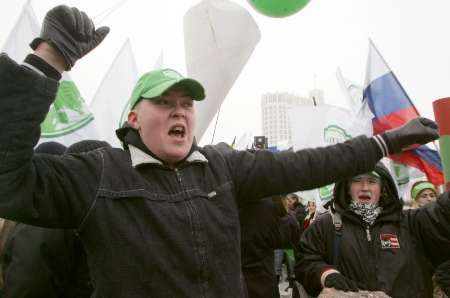 Demonstrace ruských nacionalistů v ulicích Moskvy | Foto: Reuters