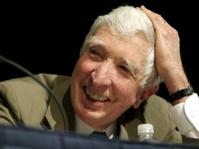 27. 1. - Zemřel John Updike, autor Čarodějek z Eastwicku - Ve věku 76 let zemřel americký básník a spisovatel John Updike. Autor, který dokázal zachytit americkou střední třídu v její každodennosti, průměru a anonymitě, podlehl rakovině plic. 
Spisovatel publikoval za svoji kariéru více než 50 knih, za které získal řadu ocenění včetně dvou Pulitzerových cen. Mezi jeho mediálně nejznámější knihy patří Čarodějky z Eastwicku, které byly s úspěchem také zfilmovány. 
 Další podrobnosti si přečtěte ve článku zde | Foto: Aktuálně.cz