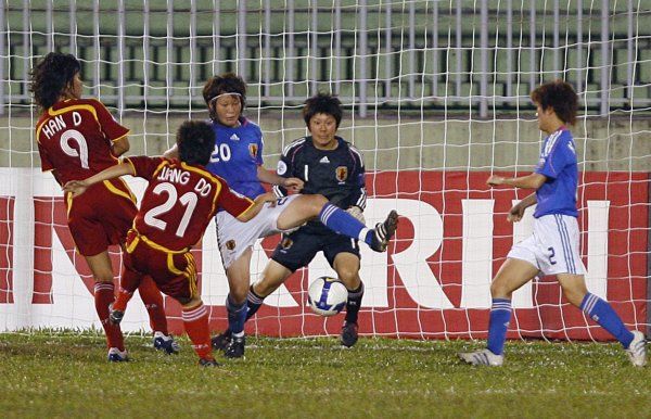 Čínský gól v semifinále proti Japonsku. | Foto: Reuters