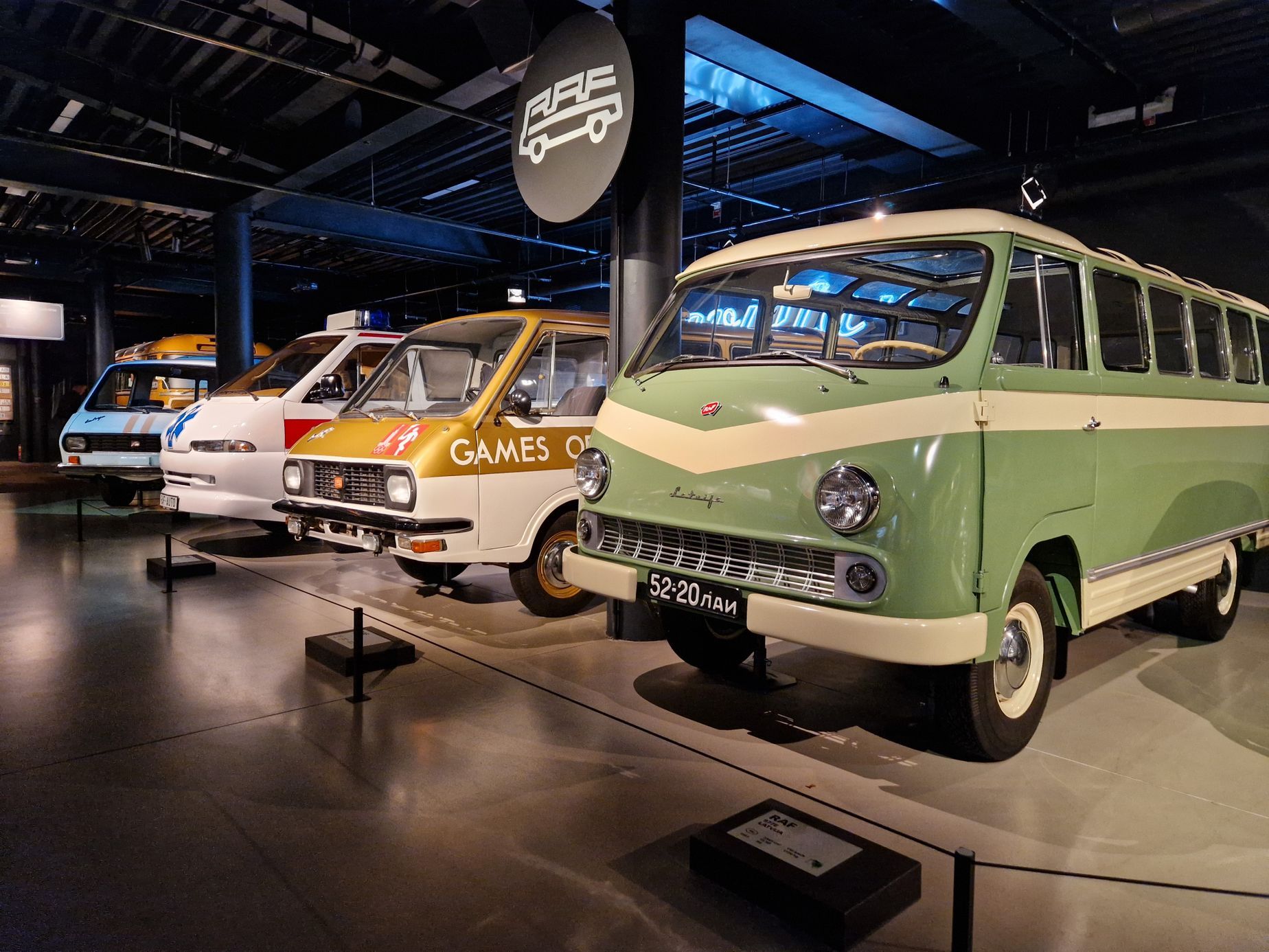 Museum where Stalin’s ZiS supports Ukraine.  In Riga, Russian cars warn of an invasion