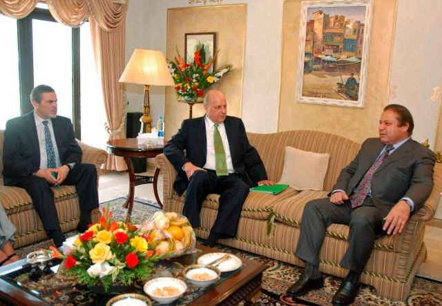 Boucher, Negroponte, Šaríf (zleva). | Foto: Reuters