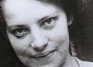 Skutečná Emma Schmidtová. Ve filmu ji představuje Abigail Cowenová. | Foto: Bontonfilm