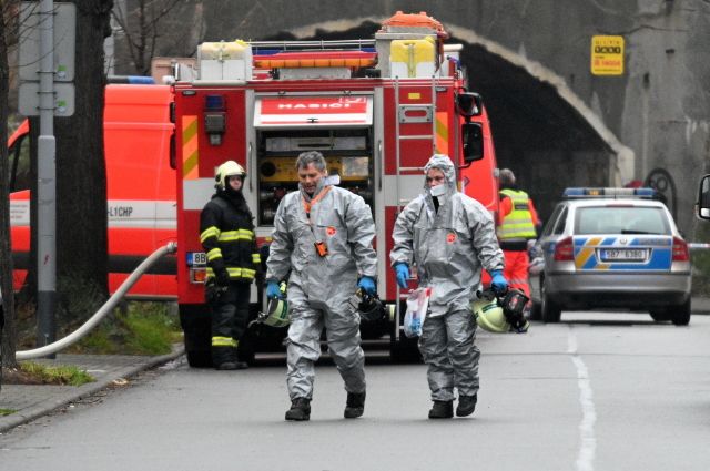 Evakuace Šámalovy ulice v brněnských Židenicích kvůli chemikáliím. | Foto: ČTK