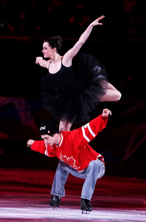 Krasobruslařská exhibice: Tessa Virtue a Scott Moir. | Foto: Reuters