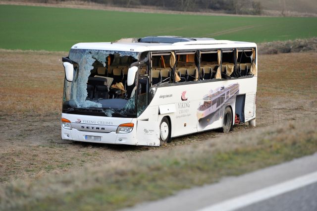 Nehoda autobusu s českými filharmoniky | Foto: ČTK