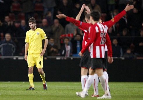 Smutný Nicklas Hoheneder přihlíží radosti domácích | Foto: Sport