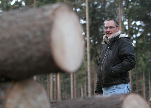 Skeptical voices say that the Roma will not stay long but entrepreneur Pavel Kubas says they are very tenacious and persistent in the hope of integrating in the mainstream society. It may take them longer to adapt to the regular working hours but it is mainly due to the long-term unemployment. | Foto: Aktuálně.cz