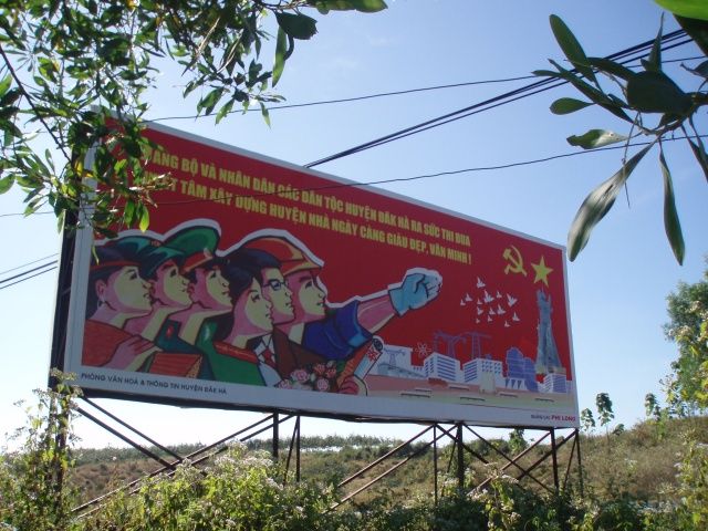 Billboard na Středovietnamské vysočině | Foto: Roman Gazdík