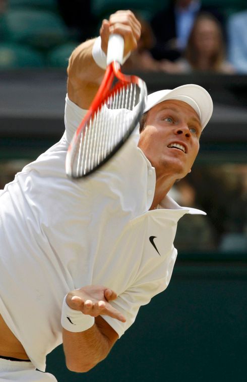 Souboje Novak Djokovič vs Tomáš Berdych (Wimbledon 2010) | Foto: Reuters