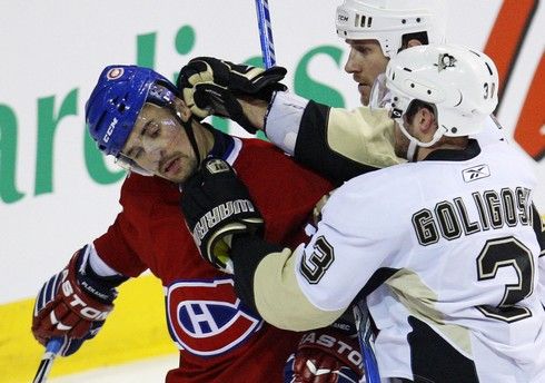 O tvrdosti NHL se přesvědčil i Tomáš Plekanec | Foto: Sport