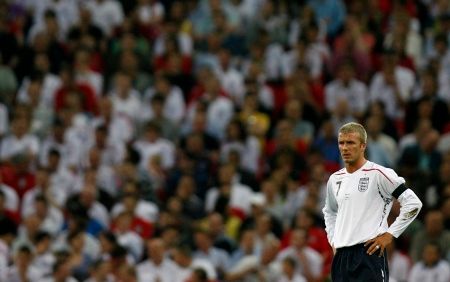 Novopečenený reprezentant Anglie David Beckham během přátelského zápasu s Brazílií. | Foto: Reuters