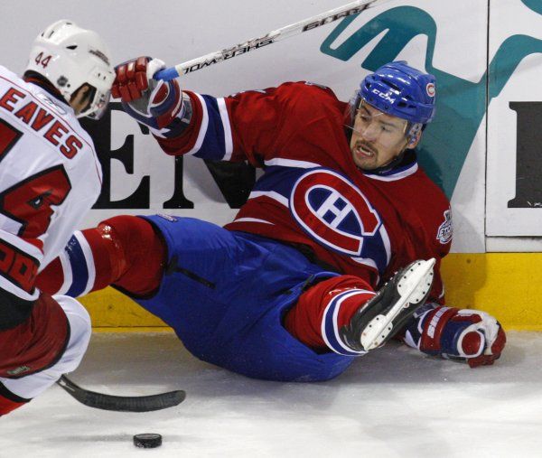 Tomáš Plekanec nakonec neproměněného nájezdu litovat nemusel. Montreal i tak vyhrál nad Carolinou. | Foto: Reuters