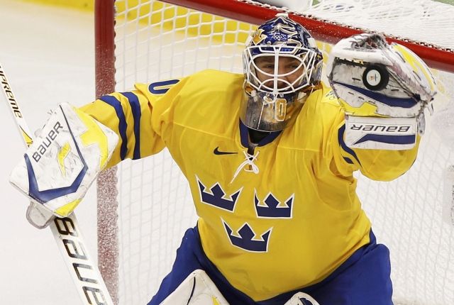 Po kanadském brankáři Luongovi je Švéd Henrik Lundqvist další, kdo vychytal čisté konto. | Foto: Reuters