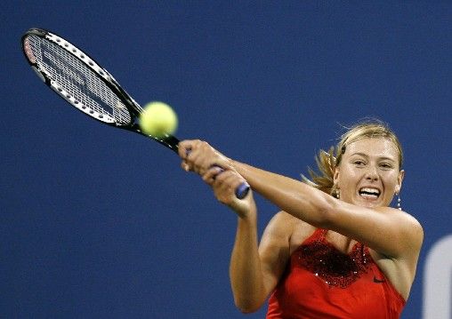 Ruská tenistka Maria Šarapovová v zápase US Open proti Robertě Vinciové. | Foto: Reuters