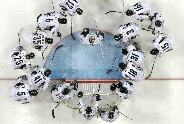 Kvůli krizi lotyšští hokejisté určitě nebudou hrát na šampionátu v roce 2014 na domácí půdě. | Foto: Reuters