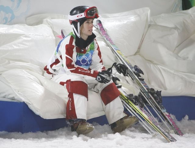 Olympijský program přinesl i zklamání - pokud se tak tedy dá nazvat stříbro Jennifer Heilové, suverénky letošního světového poháru v mogulech. | Foto: Reuters