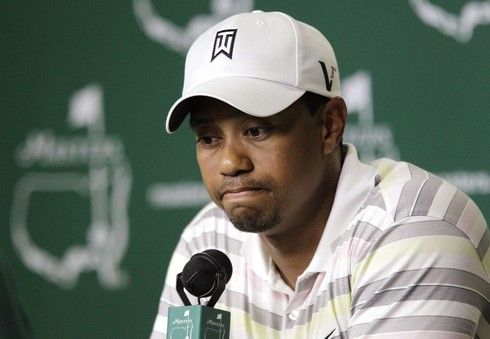 Tiger Woods na tiskové konferenci před turnajem US Masters | Foto: Sport