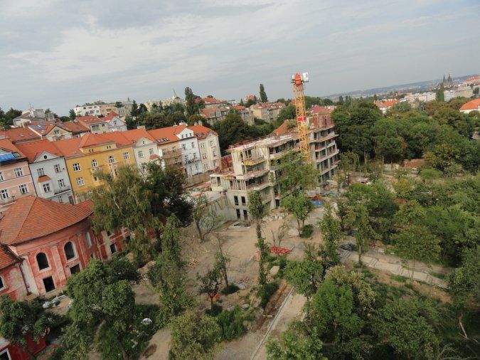 Začátek výstavby nových bytových domů v Kajetánce | Foto: Bozner